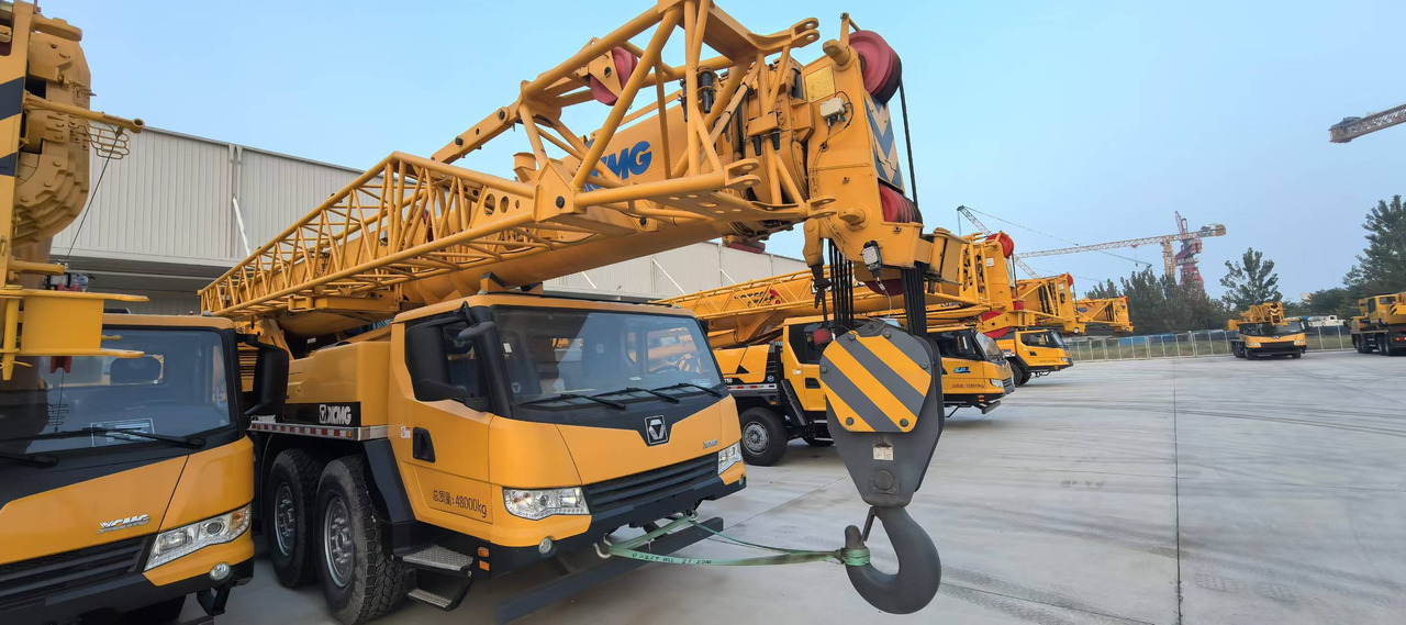 XCMG Official Second Hand Hydraulic Truck Crane QY75K 75ton Mobile Crane For Sale - Autokraana: pilt 3 XCMG Official Second Hand Hydraulic Truck Crane QY75K 75ton Mobile Crane For Sale - Autokraana: pilt 3