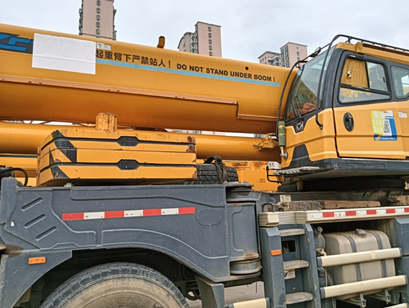 XCMG Official Second Hand Hydraulic Truck Crane XCT80L6 6-Section Arm Mobile Truck Crane For Sale - Autokraana: pilt 3 XCMG Official Second Hand Hydraulic Truck Crane XCT80L6 6-Section Arm Mobile Truck Crane For Sale - Autokraana: pilt 3
