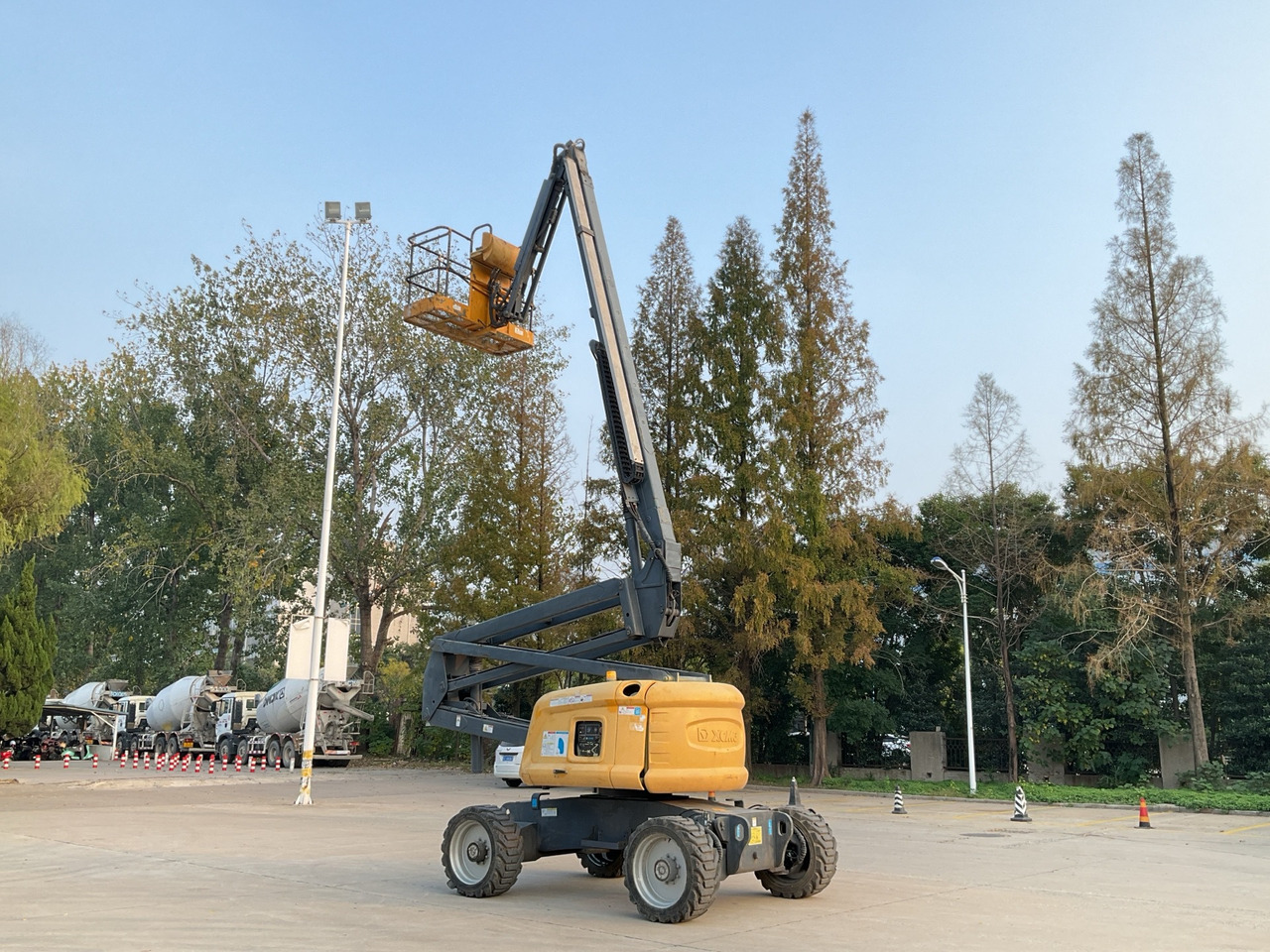 Liigendpoom XCMG Official Second Hand Mobile Cherry Picker GTBZ18A1 18m Man Lift Boom Lift Price: pilt 6