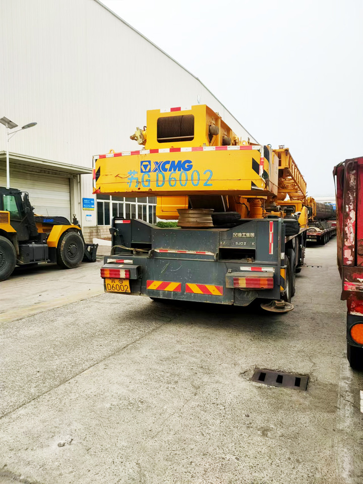 XCMG Official Second Hand Mobile Crane QY40KC 40 Ton Hydraulic Crane Price - Autokraana: pilt 4 XCMG Official Second Hand Mobile Crane QY40KC 40 Ton Hydraulic Crane Price - Autokraana: pilt 4