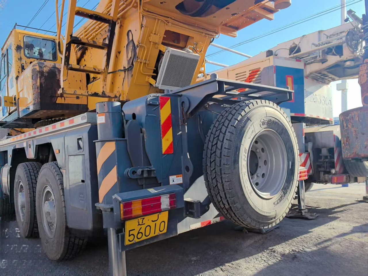 XCMG Official Second Hand Pickup Truck Crane XCA130L8C 130Ton Used All Terrain Cranes Hot Sale - Maastikukraana: pilt 2 XCMG Official Second Hand Pickup Truck Crane XCA130L8C 130Ton Used All Terrain Cranes Hot Sale - Maastikukraana: pilt 2
