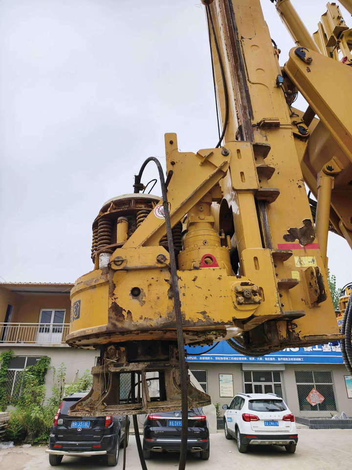XCMG Official Second Hand Rotary Drill XR180D Used Borehole Drilling Rig Price - Puurimisplatvorm: pilt 5 XCMG Official Second Hand Rotary Drill XR180D Used Borehole Drilling Rig Price - Puurimisplatvorm: pilt 5