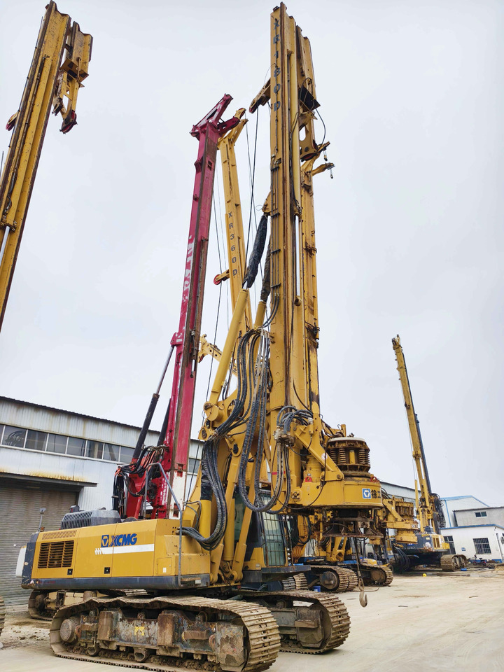 XCMG Official Second Hand Rotary Drill XR180D Used Borehole Drilling Rig Price - Puurimisplatvorm: pilt 4 XCMG Official Second Hand Rotary Drill XR180D Used Borehole Drilling Rig Price - Puurimisplatvorm: pilt 4