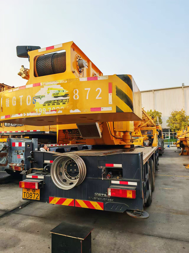 XCMG Official Used 25 Ton Truck Crane QY25K5D-5 Small Mobile Crane Price List - Autokraana: pilt 3 XCMG Official Used 25 Ton Truck Crane QY25K5D-5 Small Mobile Crane Price List - Autokraana: pilt 3