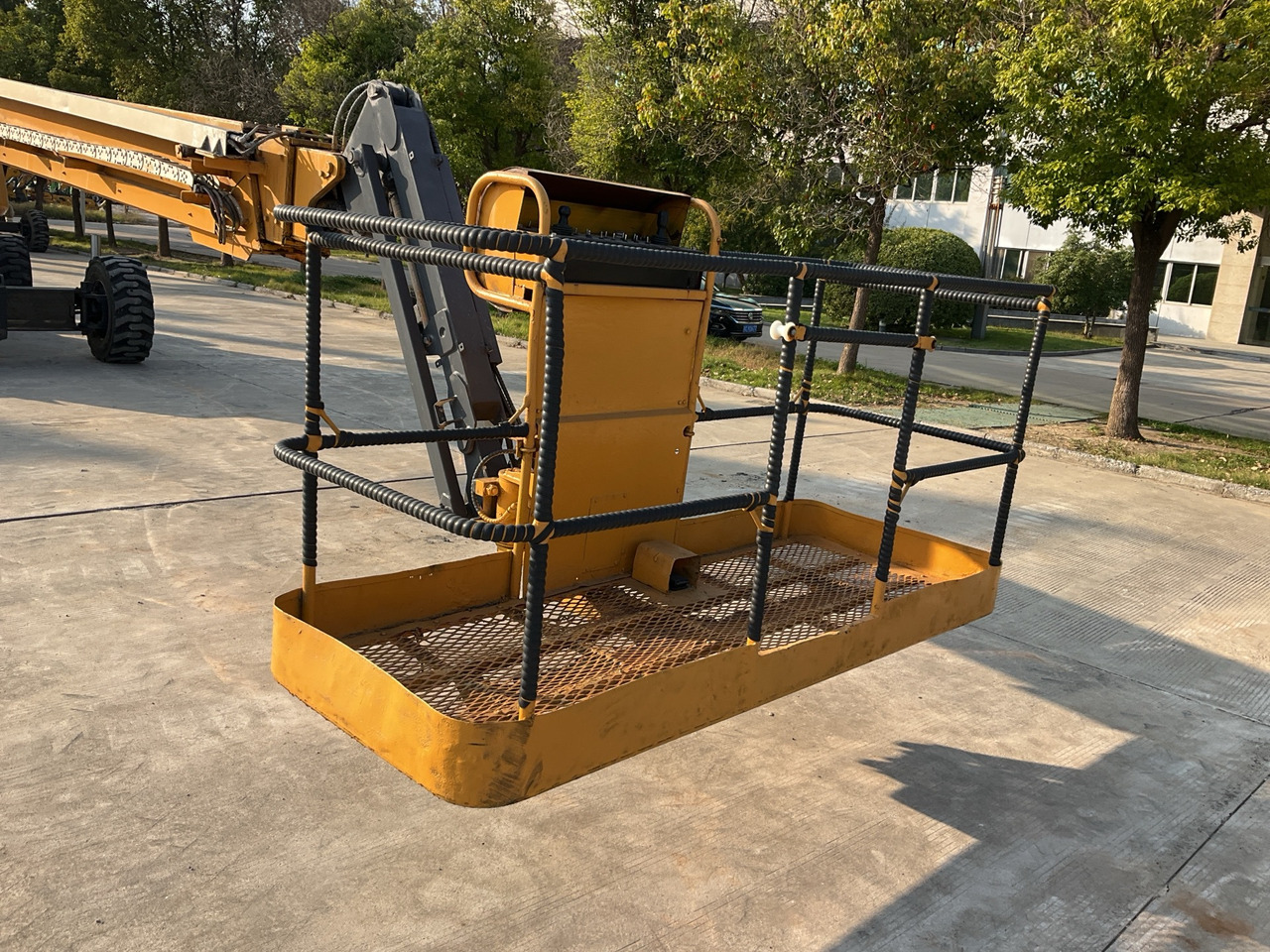 XCMG Official Used Aerial Boom Lift GTBZ30S 30 Meters Mobile Cherry Picker Price - Teleskooppoom: pilt 5 XCMG Official Used Aerial Boom Lift GTBZ30S 30 Meters Mobile Cherry Picker Price - Teleskooppoom: pilt 5