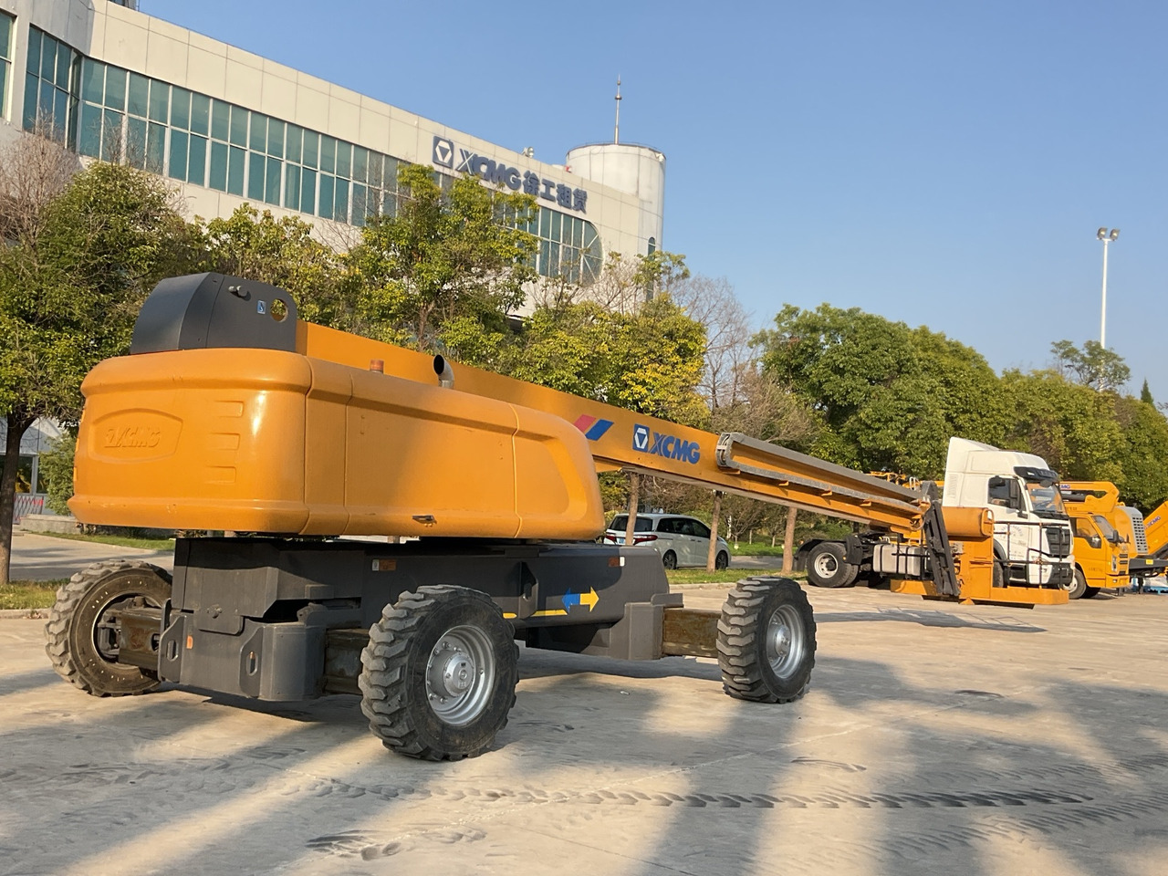 XCMG Official Used Aerial Boom Lift GTBZ30S 30 Meters Mobile Cherry Picker Price - Teleskooppoom: pilt 2 XCMG Official Used Aerial Boom Lift GTBZ30S 30 Meters Mobile Cherry Picker Price - Teleskooppoom: pilt 2