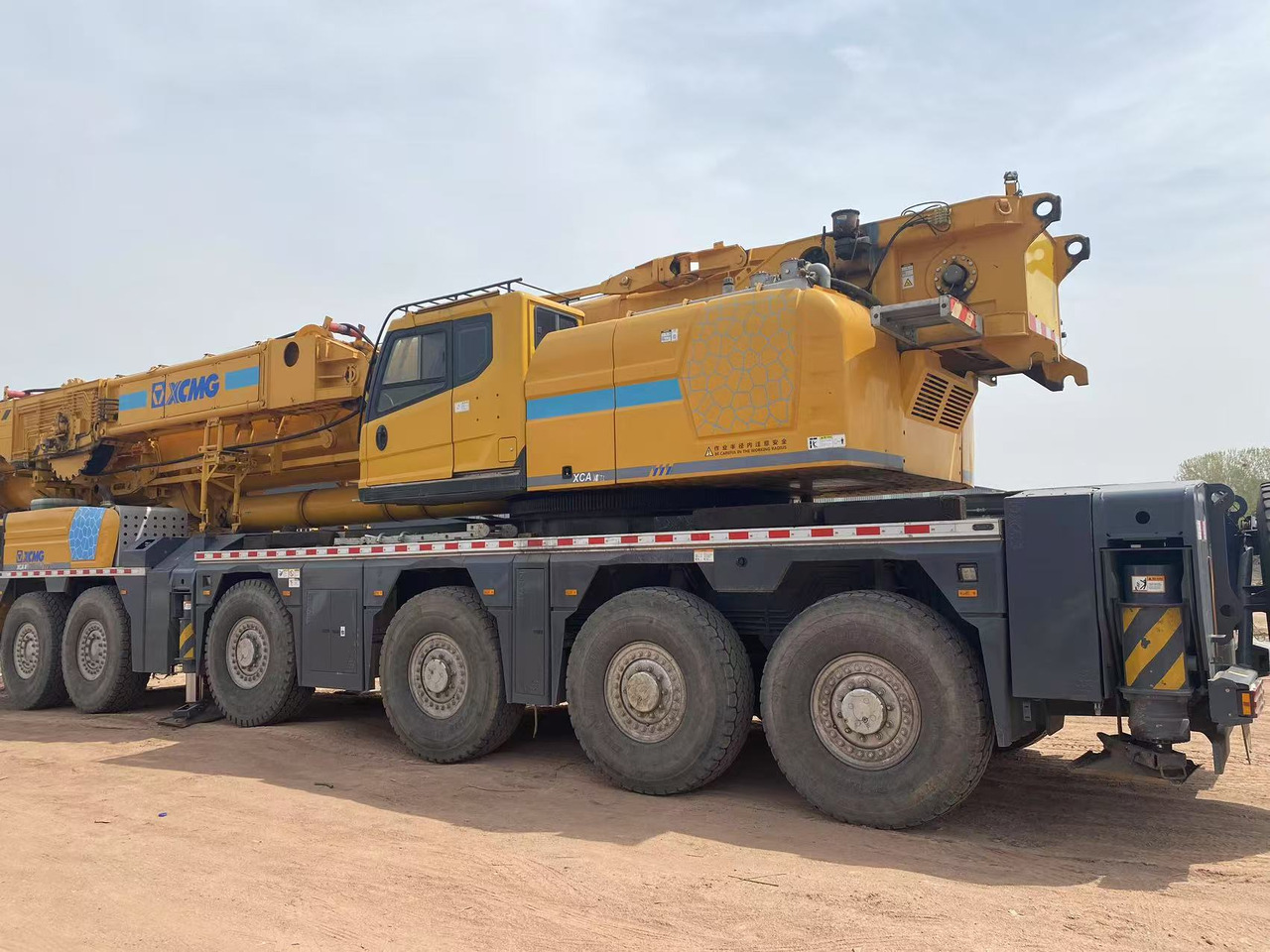 XCMG Official Used All Terrain Crane XCA300-1 300 Ton Mobile Crane Price - Maastikukraana: pilt 3 XCMG Official Used All Terrain Crane XCA300-1 300 Ton Mobile Crane Price - Maastikukraana: pilt 3