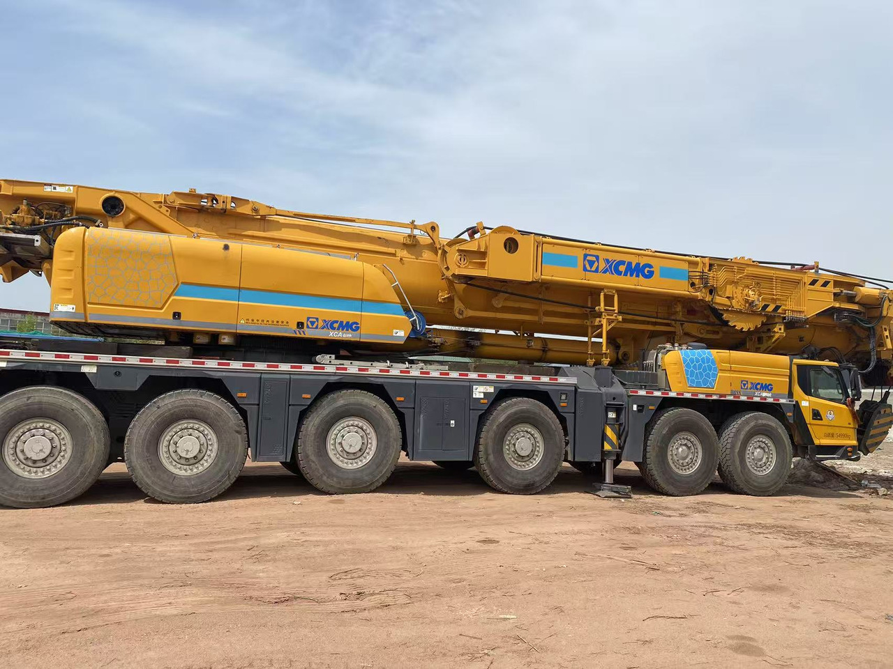 XCMG Official Used All Terrain Crane XCA300-1 300 Ton Mobile Crane Price - Maastikukraana: pilt 4 XCMG Official Used All Terrain Crane XCA300-1 300 Ton Mobile Crane Price - Maastikukraana: pilt 4