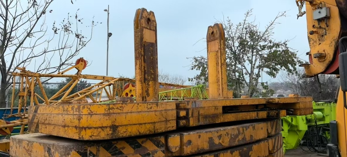 XCMG Official Used Hydraulic Pickup Truck Crane QAY400 All Terrain Cranes Price List - Maastikukraana: pilt 4 XCMG Official Used Hydraulic Pickup Truck Crane QAY400 All Terrain Cranes Price List - Maastikukraana: pilt 4
