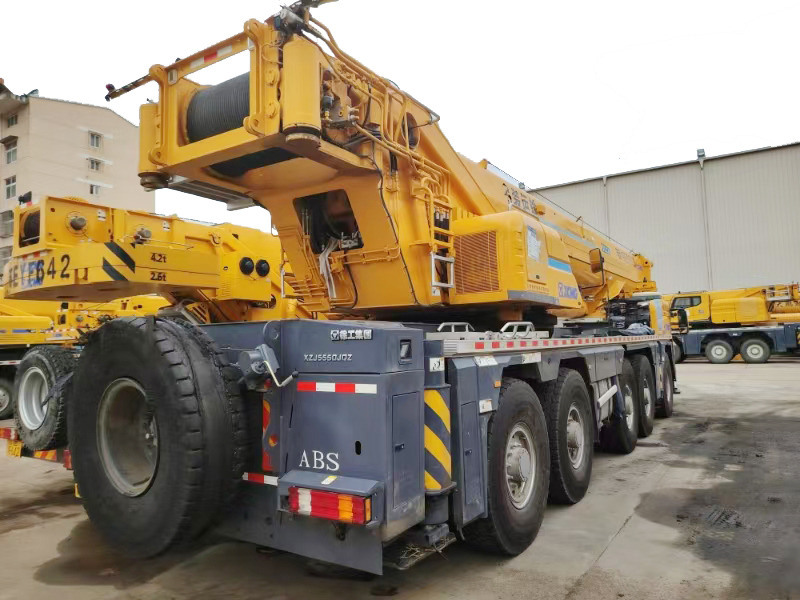 XCMG Official Used Knuckle Boom Truck Crane XCA260 260 Ton Hydraulic Engine Crane Price - Maastikukraana: pilt 3 XCMG Official Used Knuckle Boom Truck Crane XCA260 260 Ton Hydraulic Engine Crane Price - Maastikukraana: pilt 3