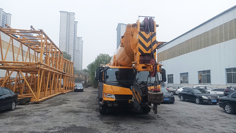 XCMG Official Used Pickup Truck Crane XCA130L7_1 300ton Truck Crane Price - Maastikukraana: pilt 3 XCMG Official Used Pickup Truck Crane XCA130L7_1 300ton Truck Crane Price - Maastikukraana: pilt 3