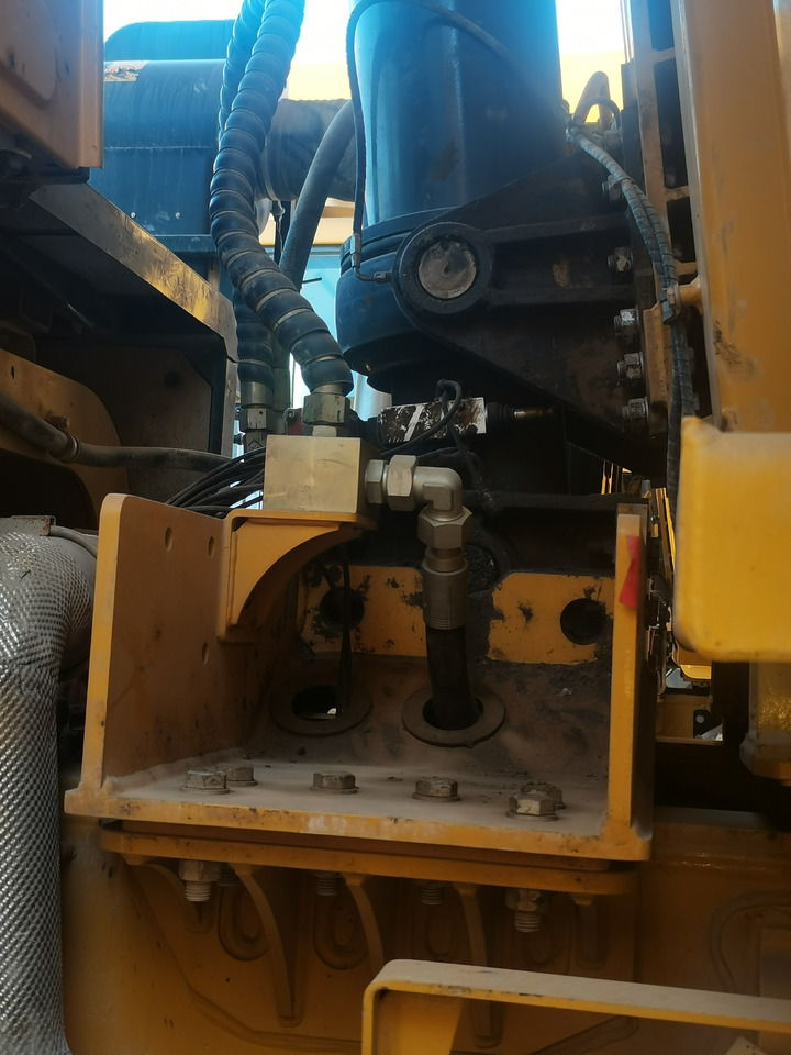 XCMG Official XDR80T 70 Ton 6x4 Dump Tuck Used Tipper Dump Truck Price - Kallur: pilt 4 XCMG Official XDR80T 70 Ton 6x4 Dump Tuck Used Tipper Dump Truck Price - Kallur: pilt 4