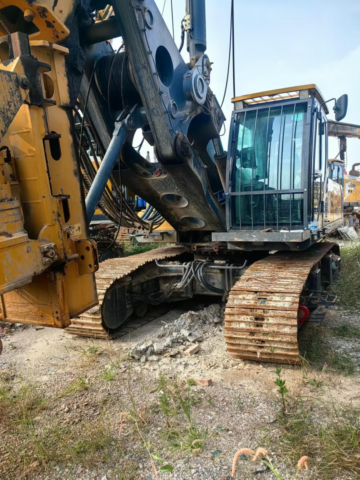 XCMG Official XR160E 56m Depth Hydraulic Borehole Drilling Rig Machine Rotary Piling - Puurimisplatvorm: pilt 4 XCMG Official XR160E 56m Depth Hydraulic Borehole Drilling Rig Machine Rotary Piling - Puurimisplatvorm: pilt 4