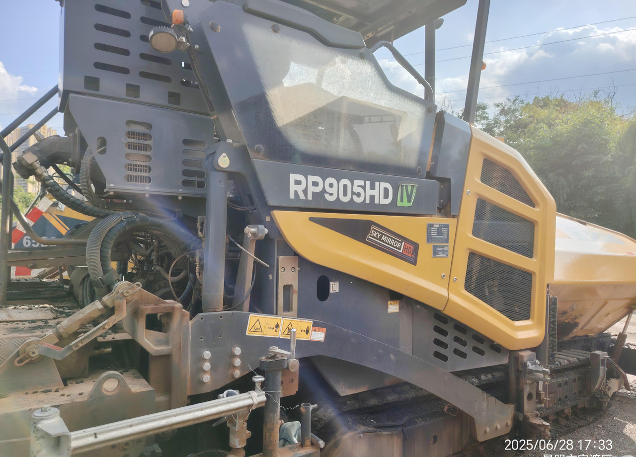 XCMG RP905HDIV used hydraulic mobile asphalt paver - Asfaldilaotur: pilt 3 XCMG RP905HDIV used hydraulic mobile asphalt paver - Asfaldilaotur: pilt 3