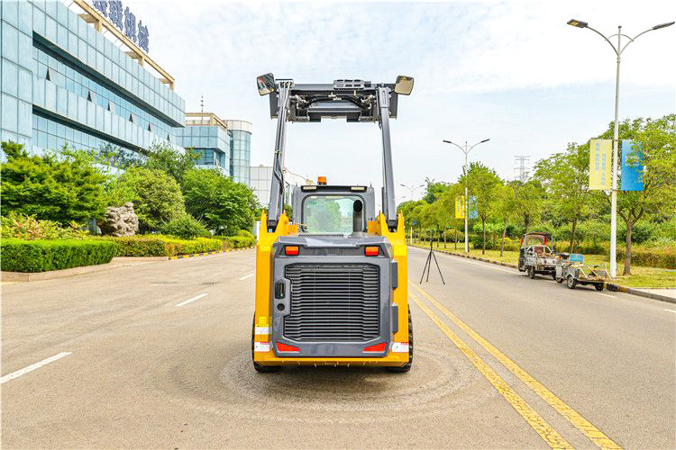 XCMG XC7-SR07 compact steer skid wheel loader for sale - Kompaktlaadur: pilt 2 XCMG XC7-SR07 compact steer skid wheel loader for sale - Kompaktlaadur: pilt 2