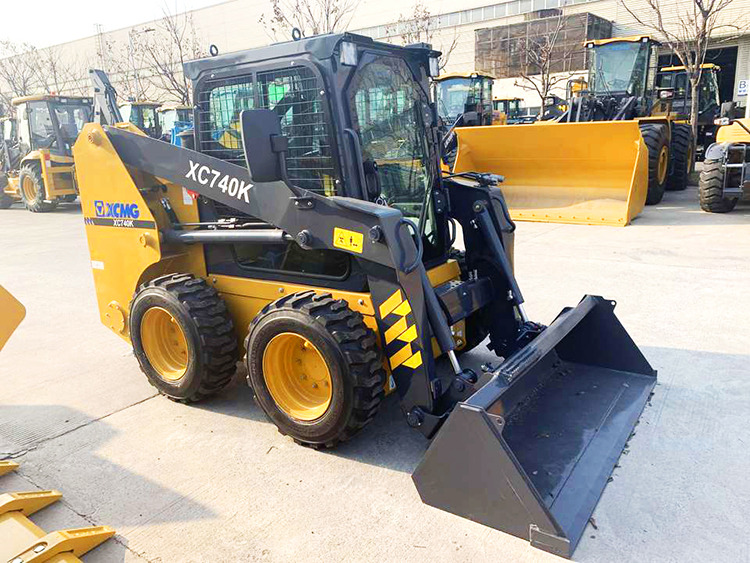 XCMG XC740K small 1ton skid steer loader with attachment price - Kompaktlaadur: pilt 3 XCMG XC740K small 1ton skid steer loader with attachment price - Kompaktlaadur: pilt 3