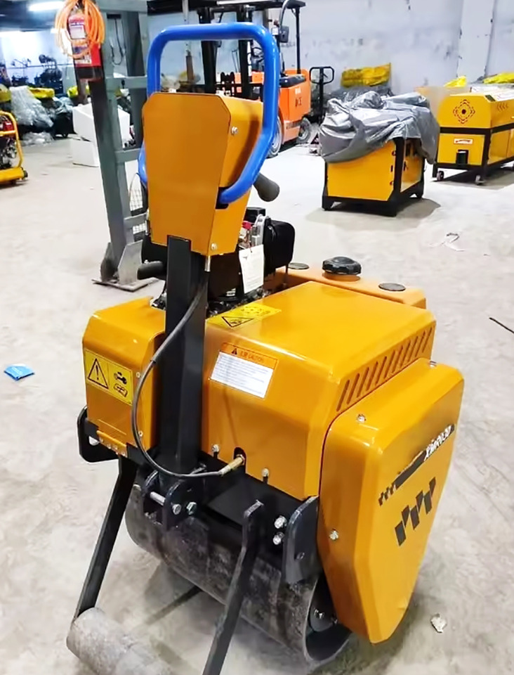 XCMG XMR040 small hand light hydraulic road roller for sale - Mini teerull: pilt 5 XCMG XMR040 small hand light hydraulic road roller for sale - Mini teerull: pilt 5