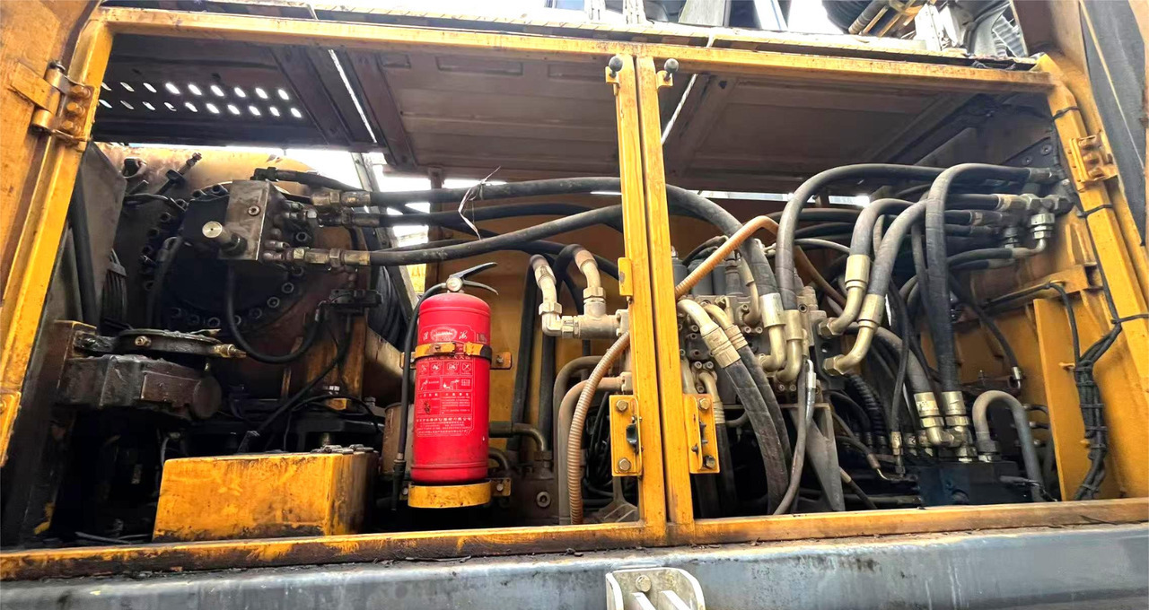 XCMG XR240E second hand rotary drilling rig pile machine price - Puurimisplatvorm: pilt 3 XCMG XR240E second hand rotary drilling rig pile machine price - Puurimisplatvorm: pilt 3