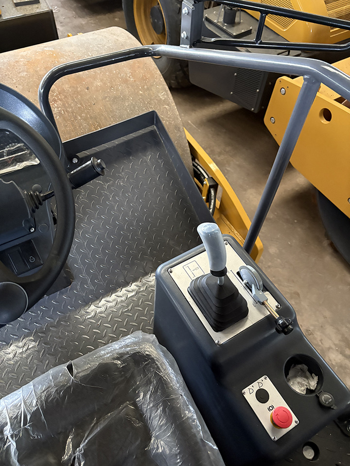 XCMG XS123 12ton used hydraulic road roller price - Teerull: pilt 2 XCMG XS123 12ton used hydraulic road roller price - Teerull: pilt 2