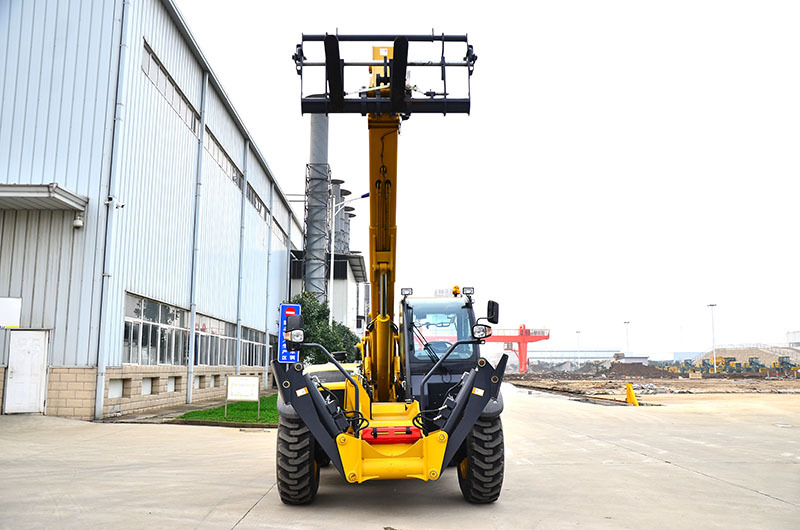 XCMG XTF1256K 5.4ton used diesel forklift loader telehandler for sale - Teleskooplaadur: pilt 5 XCMG XTF1256K 5.4ton used diesel forklift loader telehandler for sale - Teleskooplaadur: pilt 5