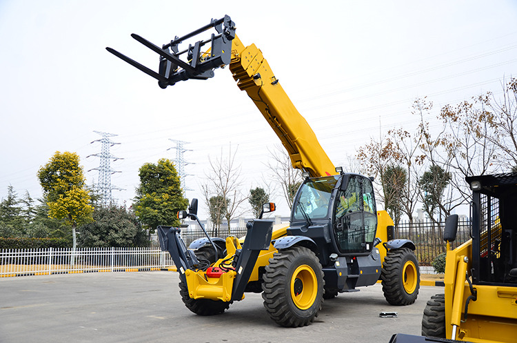 XCMG second hand telescopic boom forklift telehandler XC6-2506E price - Teleskooplaadur: pilt 3 XCMG second hand telescopic boom forklift telehandler XC6-2506E price - Teleskooplaadur: pilt 3