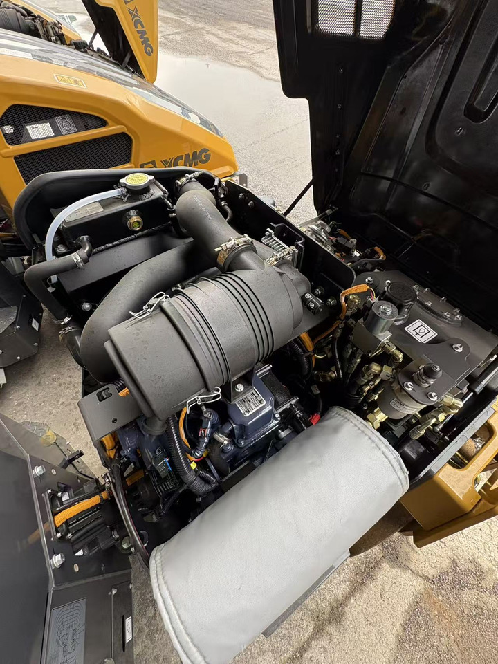 Mini teerull XCMG small XD120 Double Drum Vibratory Road Roller: pilt 13 Mini teerull XCMG small XD120 Double Drum Vibratory Road Roller: pilt 13