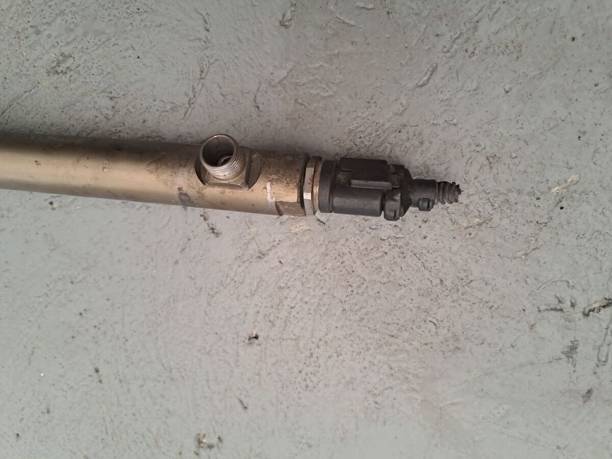 Commonrail pressure pipe Mercedes-Benz ACTROS MP4 A4710780245 Mercedes-Benz ACTROS MP4 truck - Kütusesüsteem - Veoauto: pilt 3 Commonrail pressure pipe Mercedes-Benz ACTROS MP4 A4710780245 Mercedes-Benz ACTROS MP4 truck - Kütusesüsteem - Veoauto: pilt 3