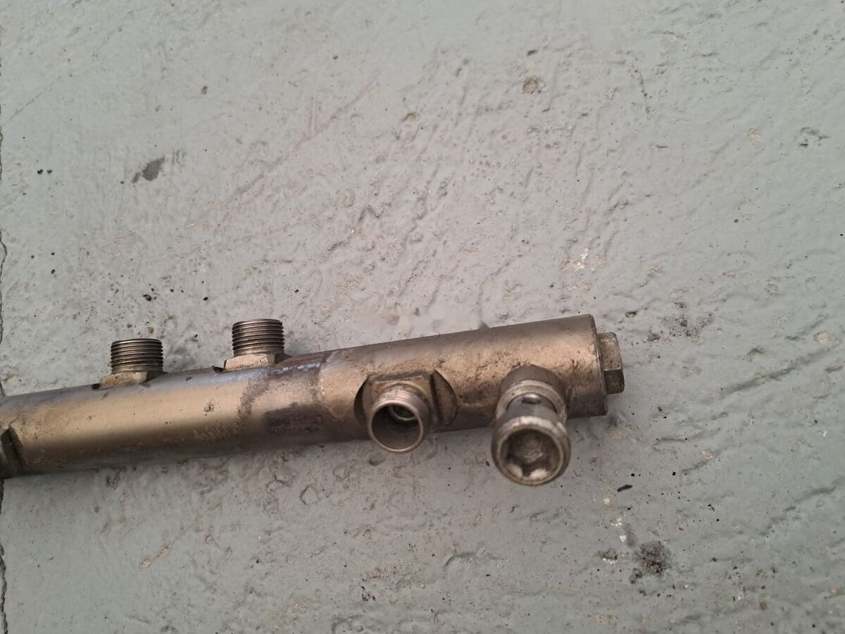 Commonrail pressure pipe Mercedes-Benz ACTROS MP4 A4710780245 Mercedes-Benz ACTROS MP4 truck - Kütusesüsteem - Veoauto: pilt 2 Commonrail pressure pipe Mercedes-Benz ACTROS MP4 A4710780245 Mercedes-Benz ACTROS MP4 truck - Kütusesüsteem - Veoauto: pilt 2