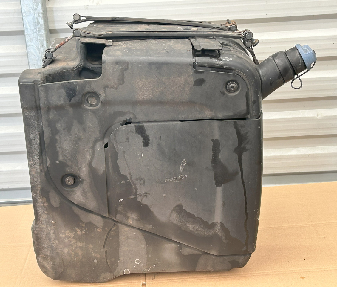 DAF ADBLUE FLUID TANK 90L XF 106 480 - AdBlue paak: pilt 1 DAF ADBLUE FLUID TANK 90L XF 106 480 - AdBlue paak: pilt 1