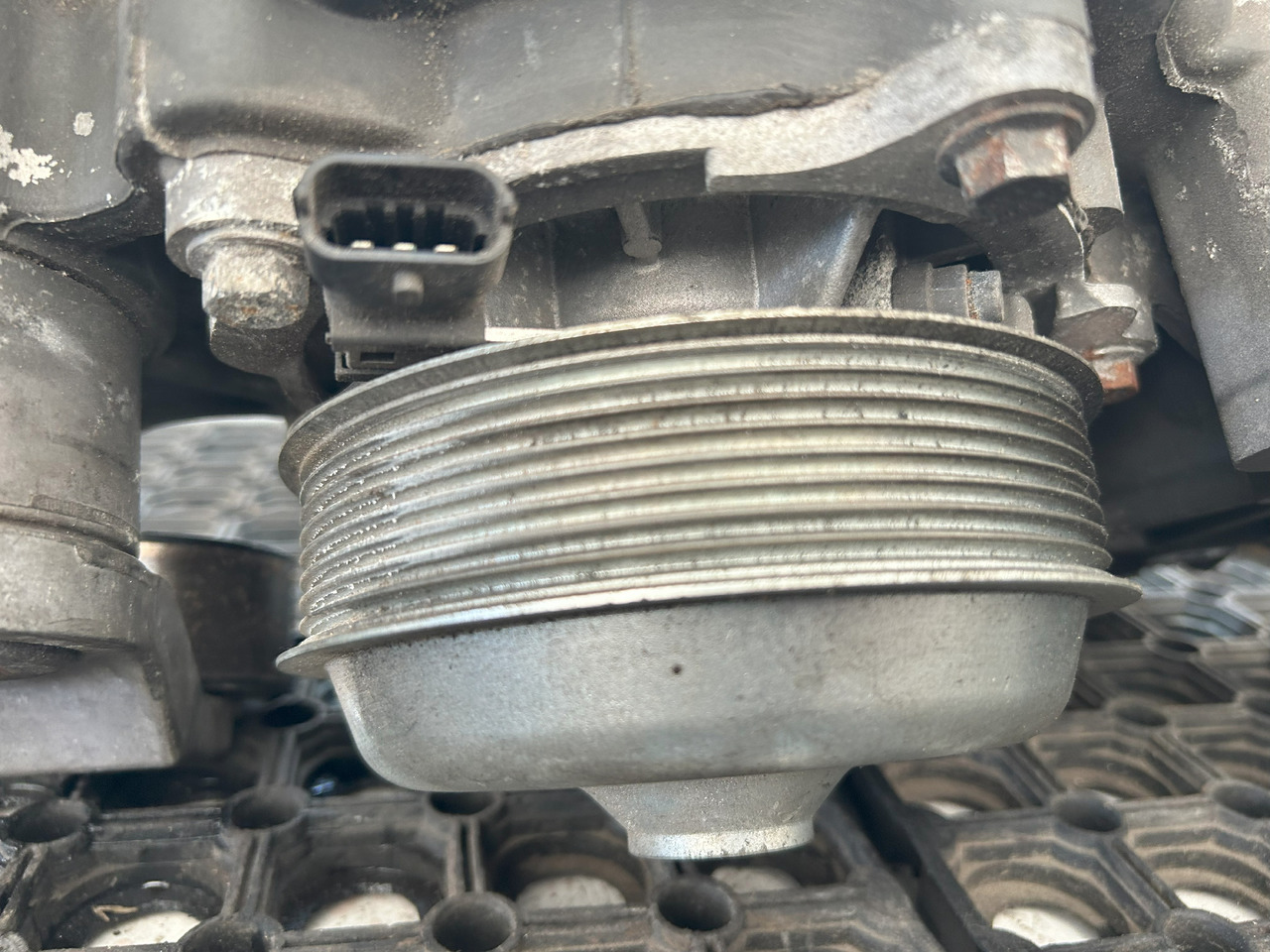 DAF COOLANT PUMP DAF XF 106 - Jahutusvedeliku pump: pilt 3 DAF COOLANT PUMP DAF XF 106 - Jahutusvedeliku pump: pilt 3