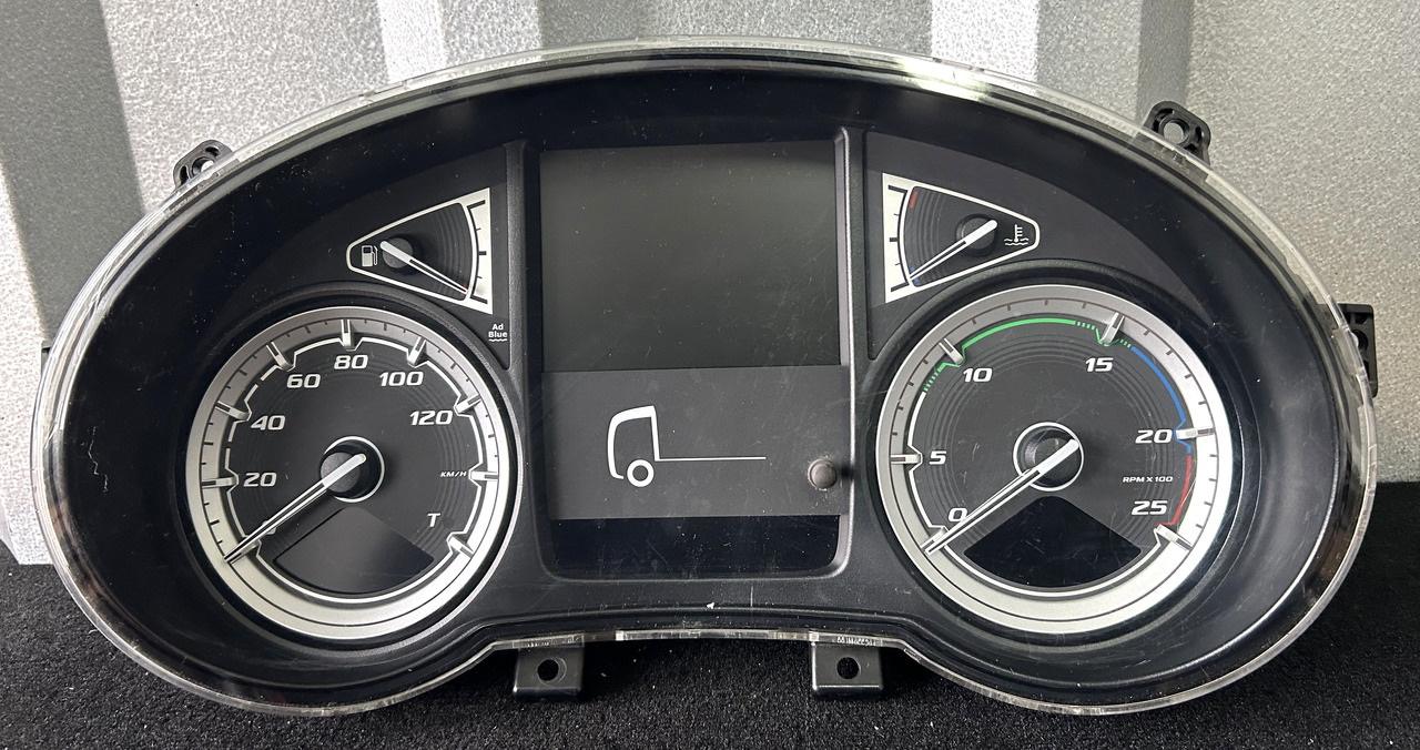 DAF DAF XF 106 CLOCK COUNTER 2134718 - Armatuurlaud: pilt 1 DAF DAF XF 106 CLOCK COUNTER 2134718 - Armatuurlaud: pilt 1