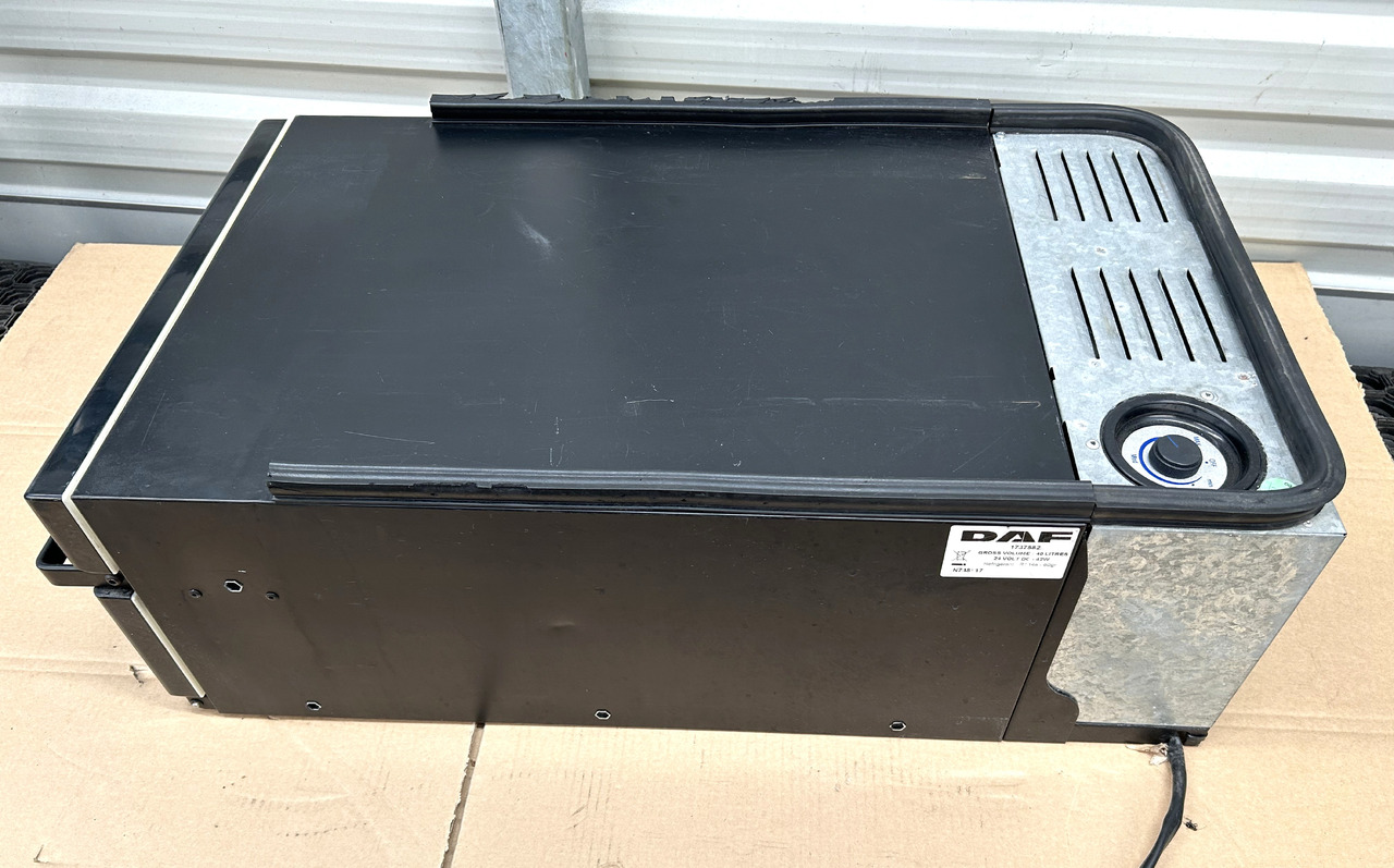 DAF REFRIGERATOR FOR DAF XF 106 - Universaalosa: pilt 5 DAF REFRIGERATOR FOR DAF XF 106 - Universaalosa: pilt 5