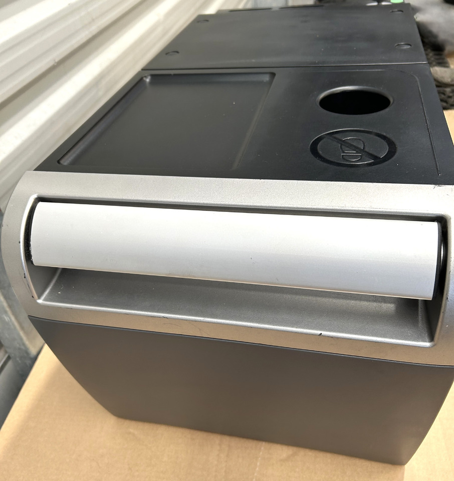 DAF REFRIGERATOR FOR DAF XF 106 - Universaalosa: pilt 1 DAF REFRIGERATOR FOR DAF XF 106 - Universaalosa: pilt 1