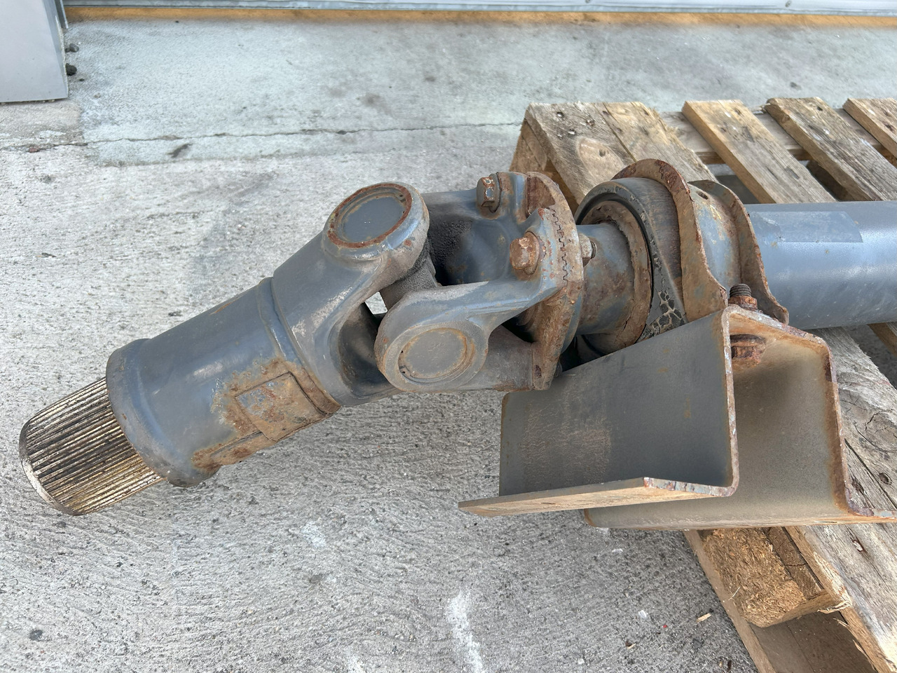 DAF XF 106 480 DRIVE SHAFT - Kardaan: pilt 2 DAF XF 106 480 DRIVE SHAFT - Kardaan: pilt 2