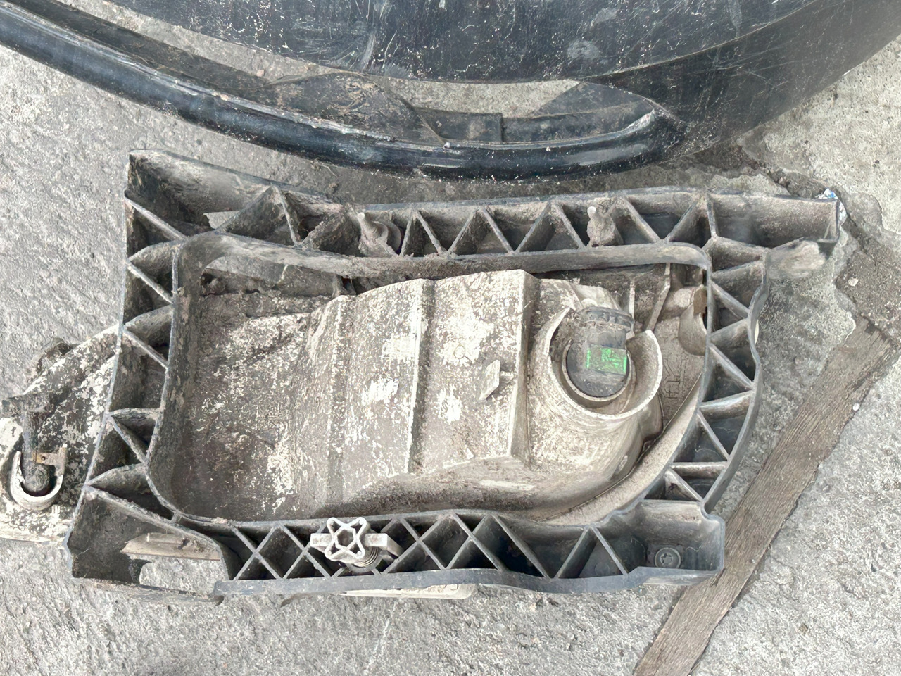 DAF XF 106 480 FRONT BUMPER WITH HALOGENS - Kaitseraud: pilt 5 DAF XF 106 480 FRONT BUMPER WITH HALOGENS - Kaitseraud: pilt 5