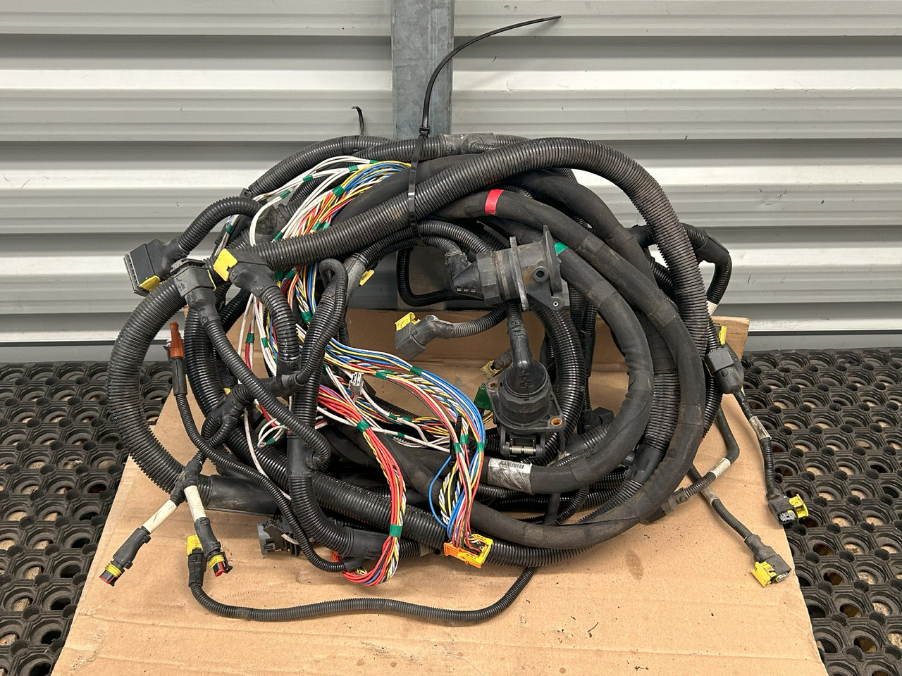 DAF XF 106 CHASSIS MAIN ELECTRICAL HARNESS - Kaablid/ Juhtmestik: pilt 1 DAF XF 106 CHASSIS MAIN ELECTRICAL HARNESS - Kaablid/ Juhtmestik: pilt 1