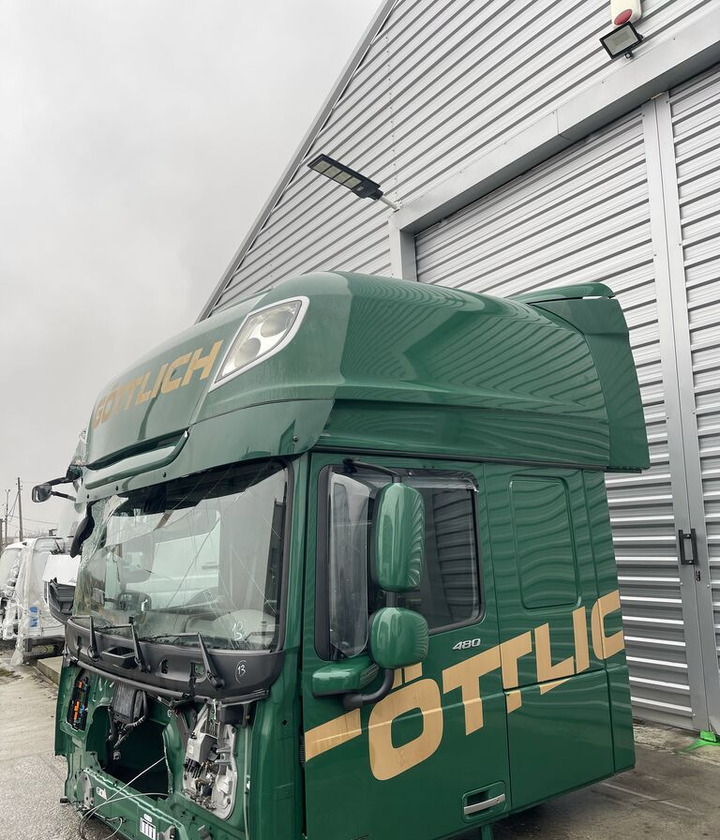 DAF XF 106 SUPER SPACE CAB - Kabiin - Veoauto: pilt 4 DAF XF 106 SUPER SPACE CAB - Kabiin - Veoauto: pilt 4