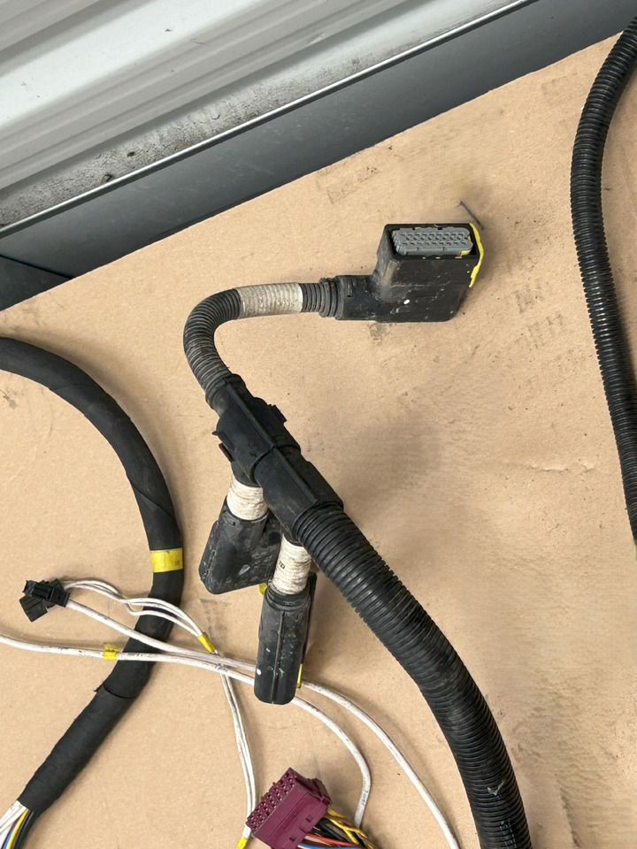 DAF XF 106 TRAILER SOCKET ELECTRICAL HARNESS - Kaablid/ Juhtmestik: pilt 3 DAF XF 106 TRAILER SOCKET ELECTRICAL HARNESS - Kaablid/ Juhtmestik: pilt 3