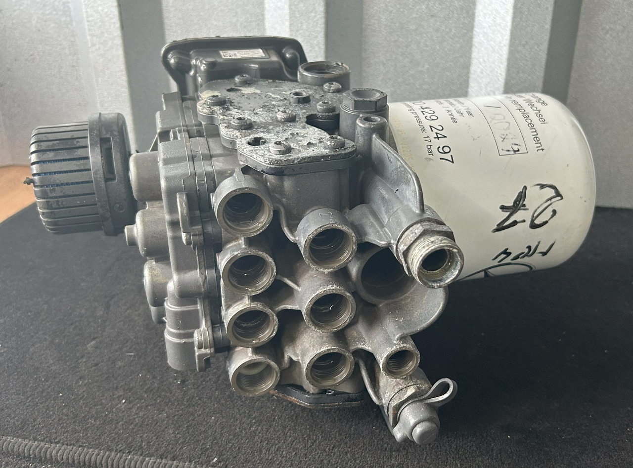 MERCEDES-BENZ ACTROS MP4 EAPU AIR DRYER EL 2204 K138271 - Piduriosad - Veoauto: pilt 4 MERCEDES-BENZ ACTROS MP4 EAPU AIR DRYER EL 2204 K138271 - Piduriosad - Veoauto: pilt 4