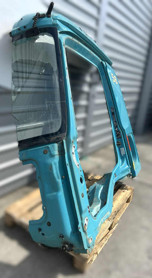 MERCEDES-BENZ AROCS MP4 LEFT SIDE QUARTER PANEL M CLASSIC SPACE - Kabiin: pilt 3 MERCEDES-BENZ AROCS MP4 LEFT SIDE QUARTER PANEL M CLASSIC SPACE - Kabiin: pilt 3