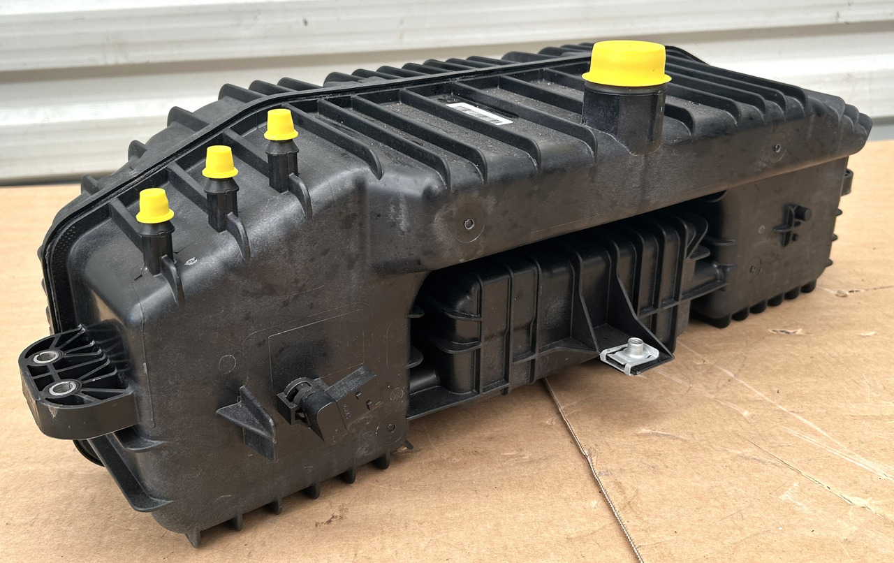 MERCEDES COOLANT EXPANSION TANK AROCS ACTROS MP4 MP5 - Paisupaak: pilt 4 MERCEDES COOLANT EXPANSION TANK AROCS ACTROS MP4 MP5 - Paisupaak: pilt 4