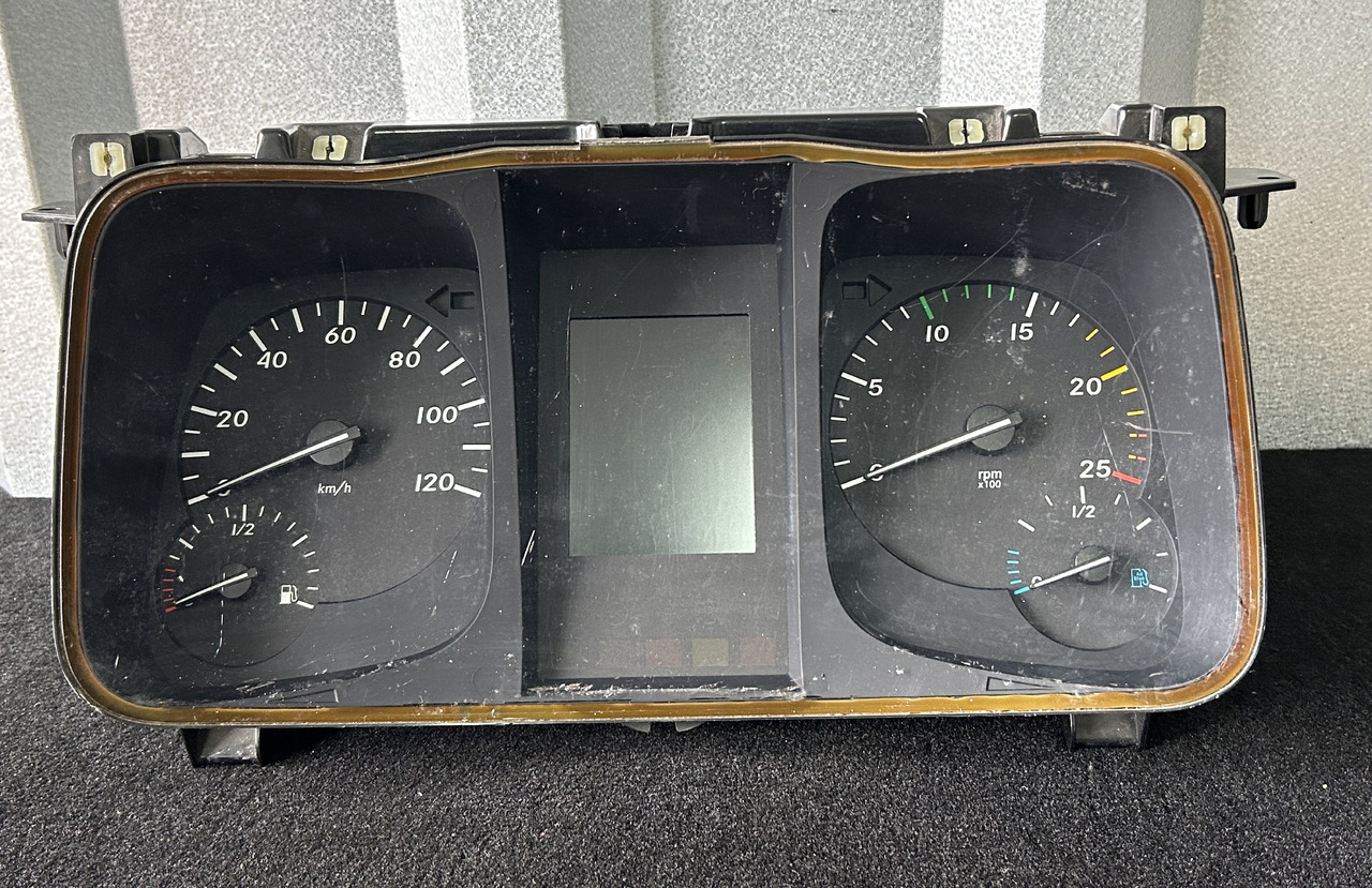MERCEDES COUNTER ACTROS MP4 A0084466921 - Armatuurlaud: pilt 1 MERCEDES COUNTER ACTROS MP4 A0084466921 - Armatuurlaud: pilt 1