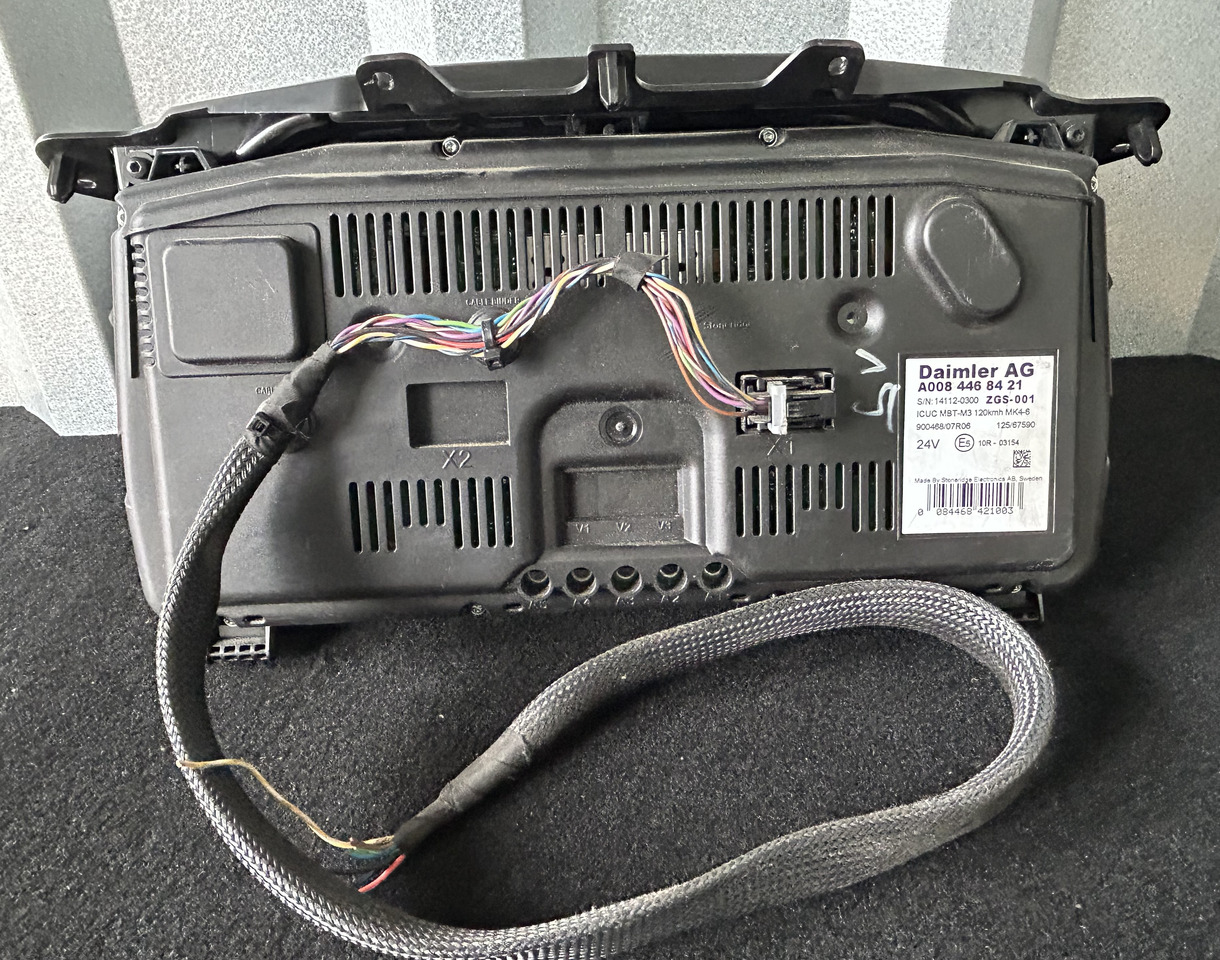 MERCEDES COUNTER ACTROS MP4 A0084468424 - Armatuurlaud: pilt 4 MERCEDES COUNTER ACTROS MP4 A0084468424 - Armatuurlaud: pilt 4
