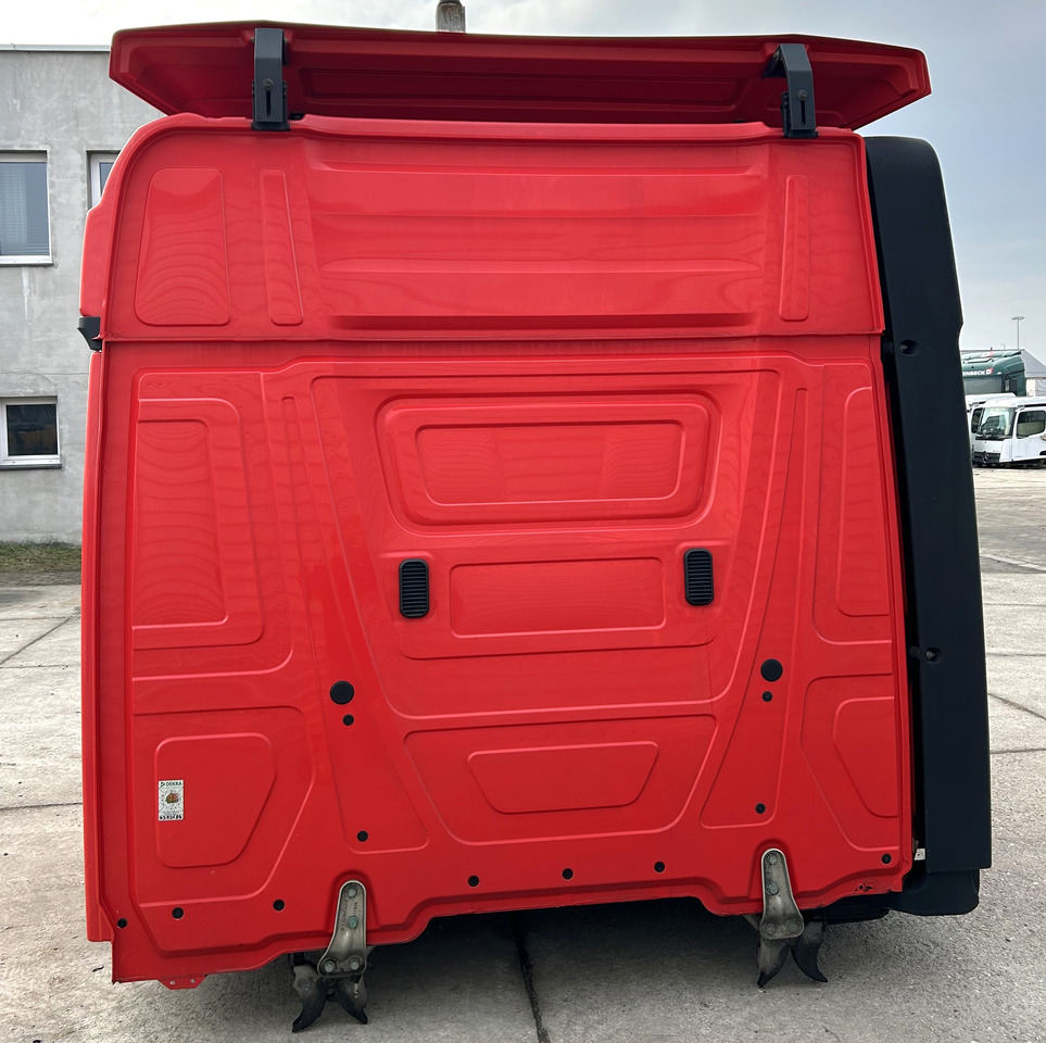 Mercedes Actros MP4 - Kabiin: pilt 4 Mercedes Actros MP4 - Kabiin: pilt 4