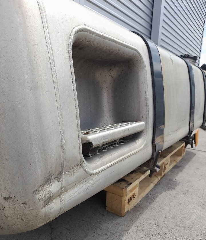 Mercedes-Benz ACTROS MP4 660L A9604703501 Mercedes-Benz truck - Kütusepaak - Veoauto: pilt 3 Mercedes-Benz ACTROS MP4 660L A9604703501 Mercedes-Benz truck - Kütusepaak - Veoauto: pilt 3