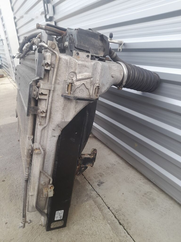 Mercedes-Benz ACTROS MP4 A9605002801 - Sisejahutus - Veoauto: pilt 2 Mercedes-Benz ACTROS MP4 A9605002801 - Sisejahutus - Veoauto: pilt 2
