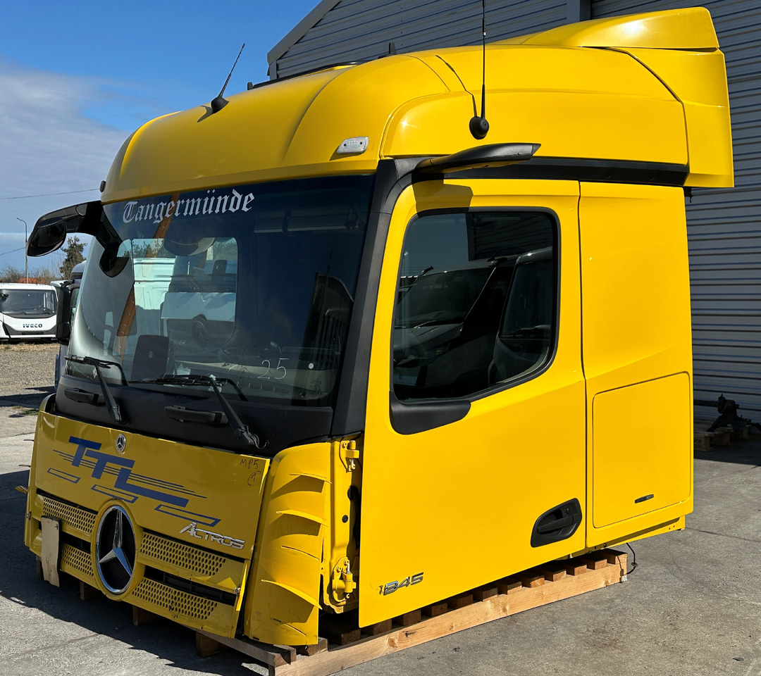 Mercedes-Benz ACTROS MP5 STREAM SPACE - Kabiin - Veoauto: pilt 4 Mercedes-Benz ACTROS MP5 STREAM SPACE - Kabiin - Veoauto: pilt 4