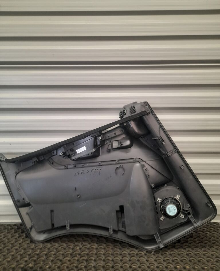 TAPICERKA PANEL DRZWI R Mercedes-Benz ATEGO A9407201870 - Uks ja varuosad - Veoauto: pilt 3 TAPICERKA PANEL DRZWI R Mercedes-Benz ATEGO A9407201870 - Uks ja varuosad - Veoauto: pilt 3