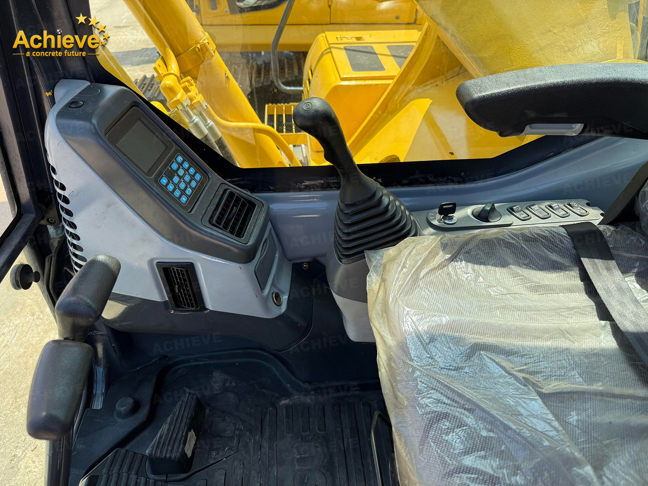 Lintekskavaator KOMATSU Remanufactured Komatsu PC360-7 excavator 1.6 m³  180/1900 kw/rpm  33000 kg  7380 mm  227 kN  Komatsu SAA6D114E  605 L【ACHIEVE】 TOP CONDITION!!!: pilt 43