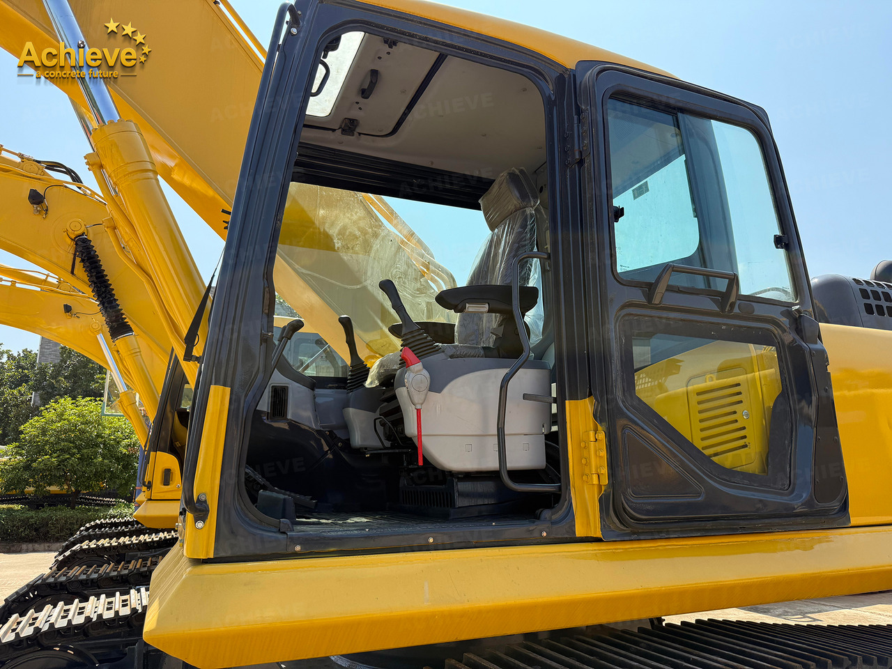 Lintekskavaator KOMATSU Remanufactured Komatsu PC360-7 excavator 1.6 m³  180/1900 kw/rpm  33000 kg  7380 mm  227 kN  Komatsu SAA6D114E  605 L【ACHIEVE】 TOP CONDITION!!!: pilt 10